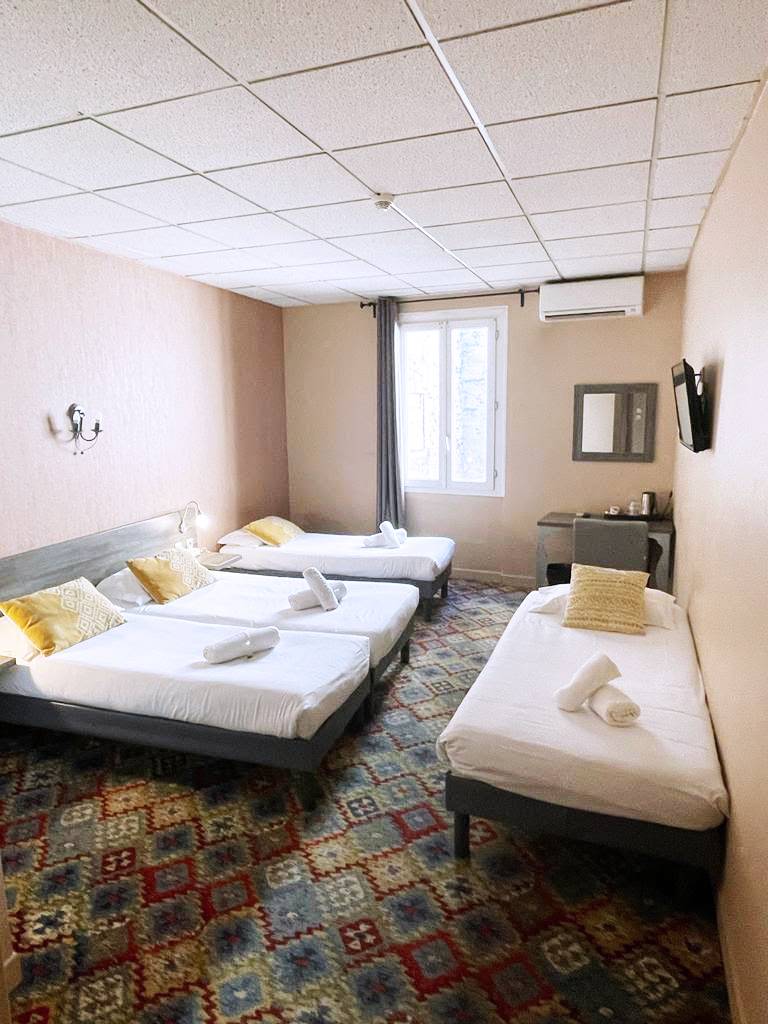 Chambre quadruple Hôtel Danieli Avignon