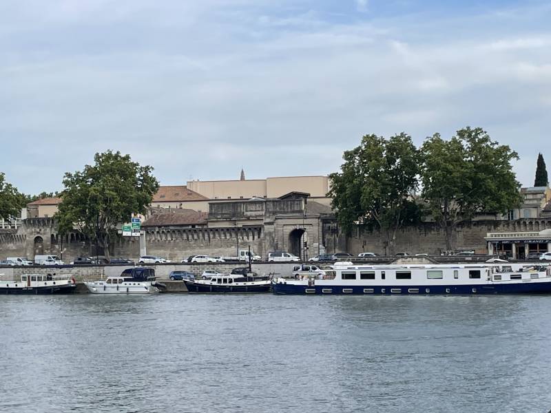 Hôtel DANIELI  Avignon  et VIA RHONA